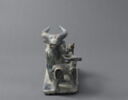 Homme trayant une bufflesse, image 3/11