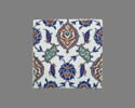 Carreau au réseau de mandorles à fleurons rumi, de feuilles décorées de nuages tchi et de fleurs épanouies, image 1/2