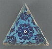 Carreau de forme triangulaire à décor de fleurs, image 4/5