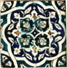 Carreau à médaillon polylobé enfermant un quadrilobe floral, image 2/2