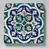 Carreau à médaillon polylobé enfermant un quadrilobe floral, image 1/2