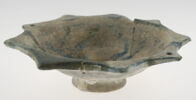 Coupe aux bords dentelés, image 1/2