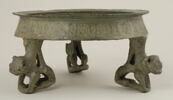 Plateau tripode aux lions, image 11/16