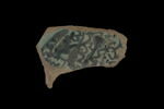 Fragment de fond de plat à décor de fleurs et feuillages, image 1/2