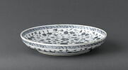 Plat à décor floral d'inspiration Ming, image 3/9