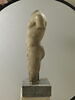 statue ; fragment, image 2/2