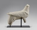 statue ; fragment, image 2/3