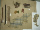 tissu ; décor de textile ; bande décorative d'habillement ; fragments, image 2/2