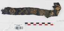 bande décorative d'habillement ; fragment, image 1/2