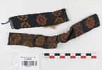 bande décorative d'habillement ; fragments, image 1/2