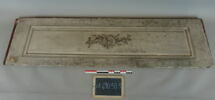 Ancien soffite à enroulements de fenêtre provenant de l'hôtel de Villemaré-Dangé (soit du salon soit de la chambre), image 4/4