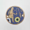 Médaillon émaillé provenant d'un coffret : un homme pêchant à la ligne ?, image 1/2