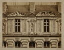 [Les deux dernières travées nord de la façade de la galerie des Sept Mètres, dans la cour Visconti], image 1/2